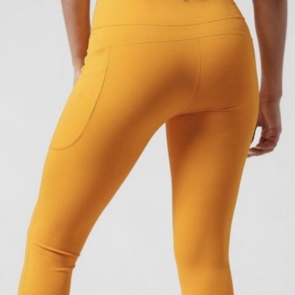 NWT Athleta Ultimate stash II Capri size Large. - Picture 4 of 10